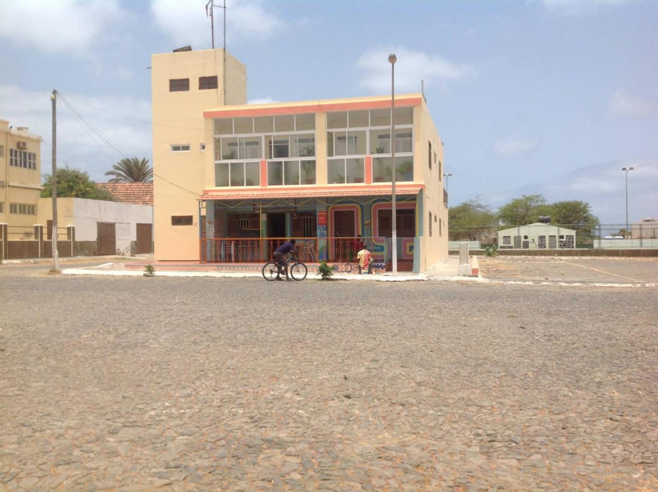 Casa Cabral : Big Apartment Next To The Beach Tarrafal  Exterior foto